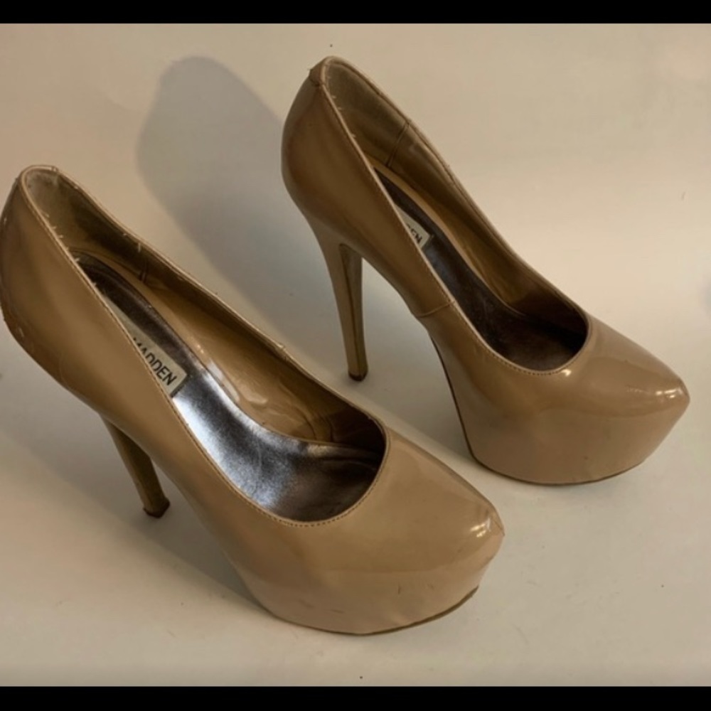 Steve Madden Nude Platform Pumps Size 7.5